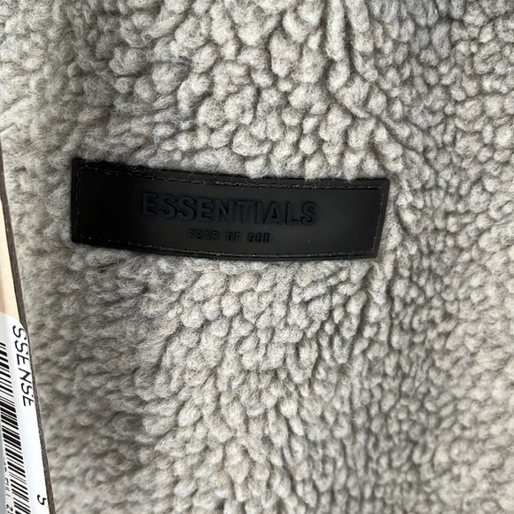SOLD - ESSENTIALS Sherpa fleece Jacket - Picture 7 of 8